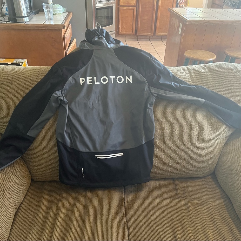 Peloton windbreaker size 10-12